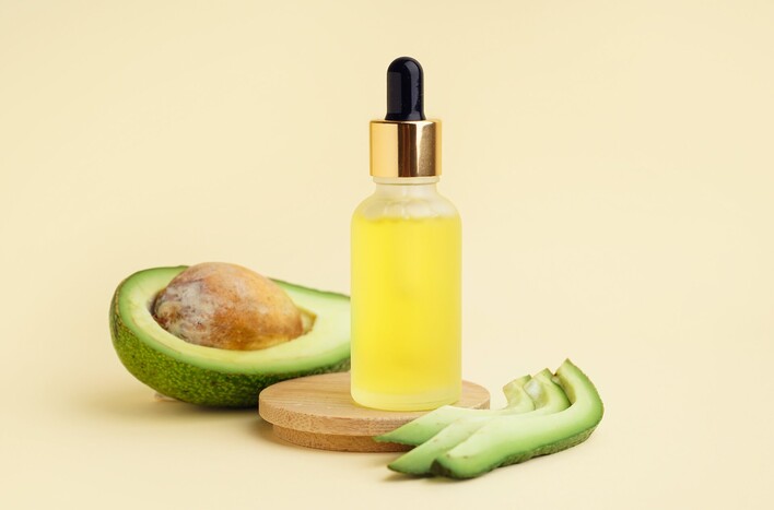 Avocadoöl, ein Wirkstoff der LOMBAGINE Pflege